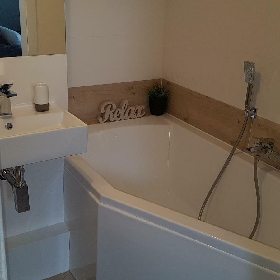 Black Rose Apartament Targi 3 Km, F-Ry Vat Kielce Exterior photo